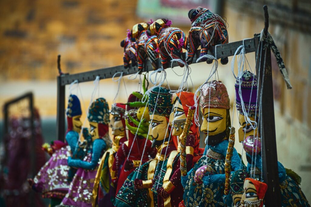 Best Places for Shopping in Rajasthan – A Cultural Treasure Hunt By Root Indians Travel
